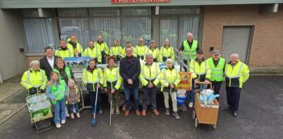 Vrijwilligers van wijk De Ruiter in Roeselare