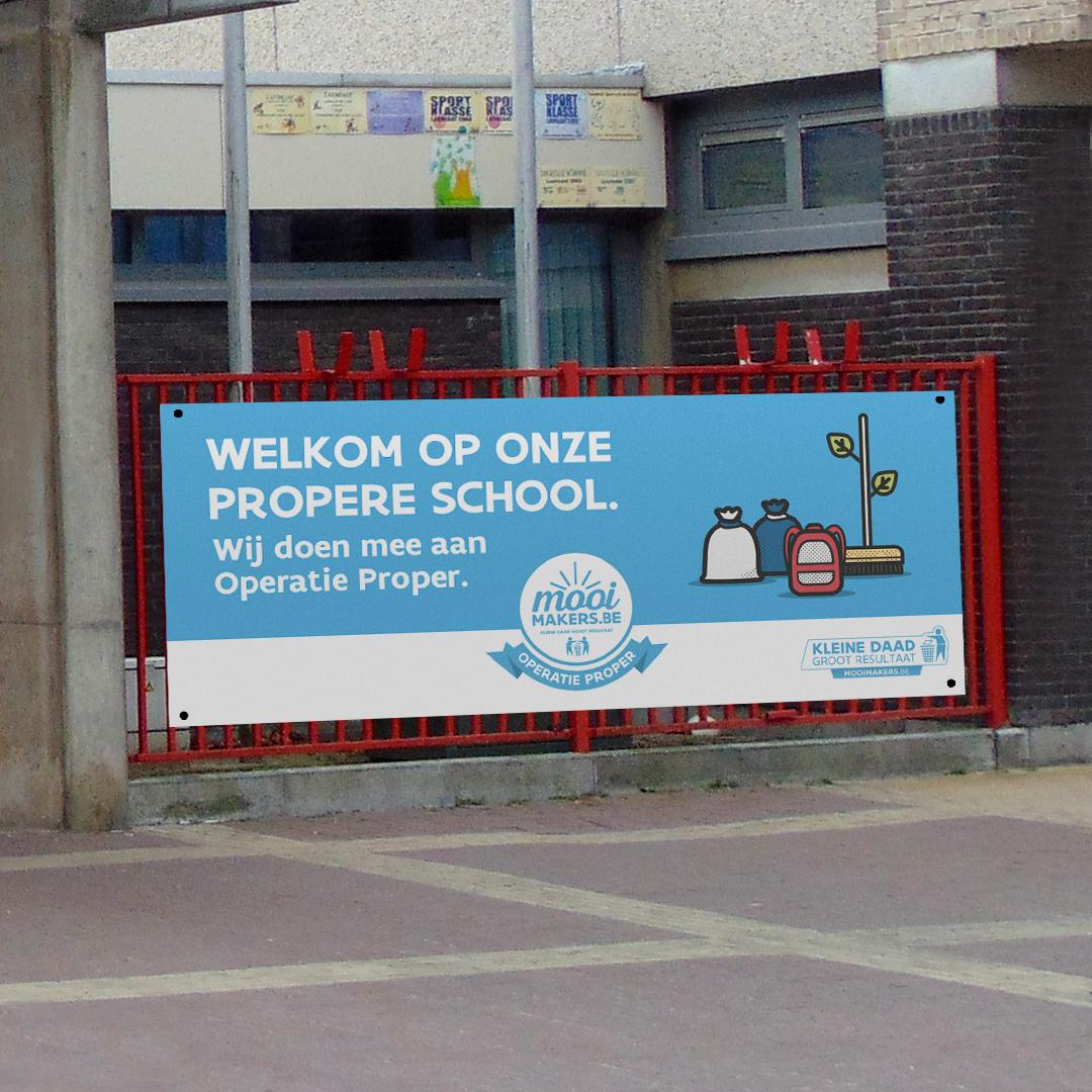 Bache aan schoolpoort